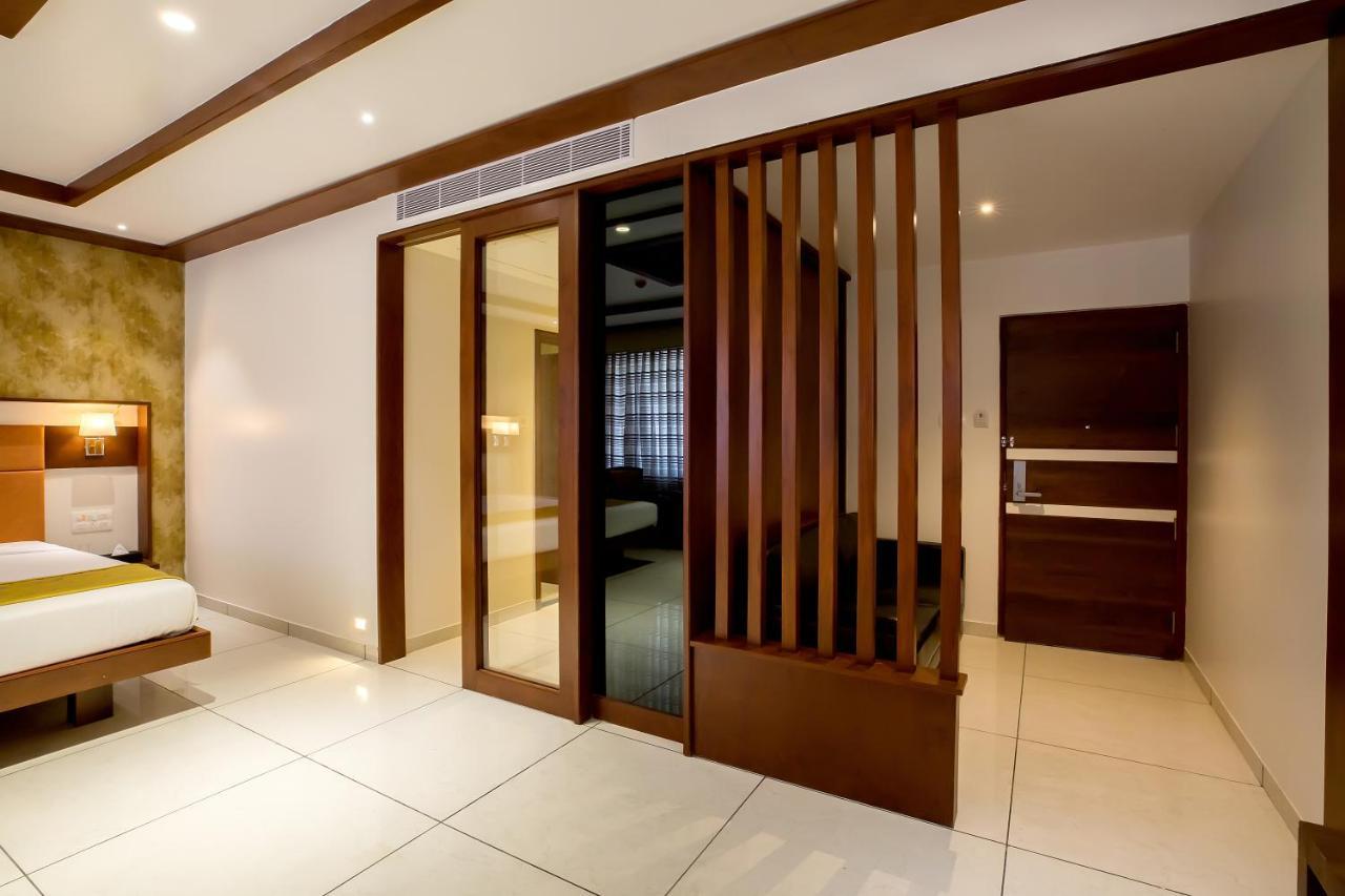 The Fern Residency Vijayapura Hotell Bijāpur Exteriör bild