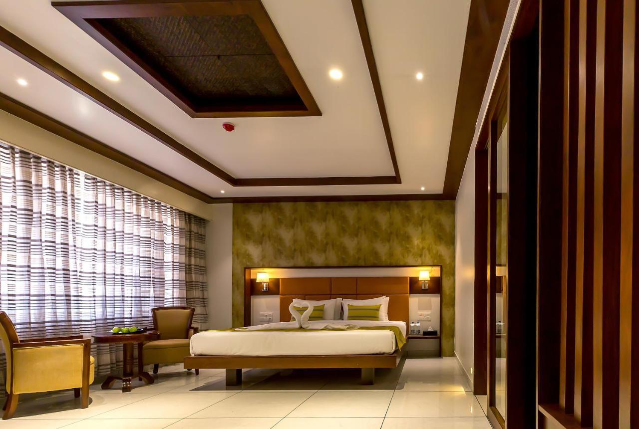 The Fern Residency Vijayapura Hotell Bijāpur Exteriör bild