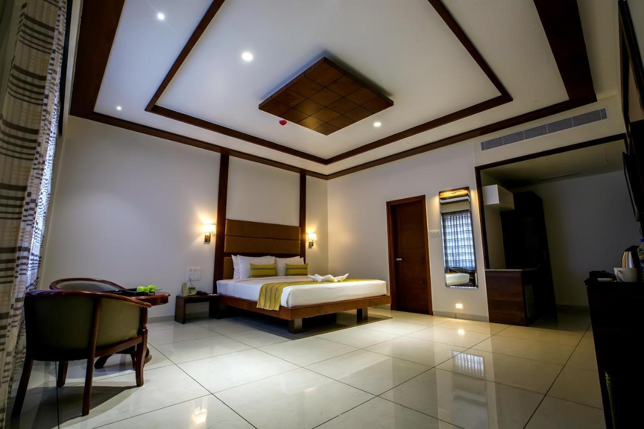 The Fern Residency Vijayapura Hotell Bijāpur Exteriör bild