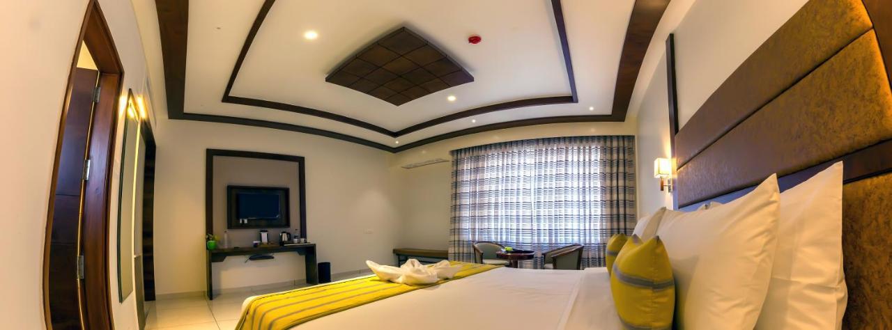 The Fern Residency Vijayapura Hotell Bijāpur Exteriör bild