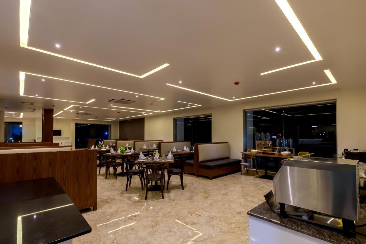 The Fern Residency Vijayapura Hotell Bijāpur Exteriör bild