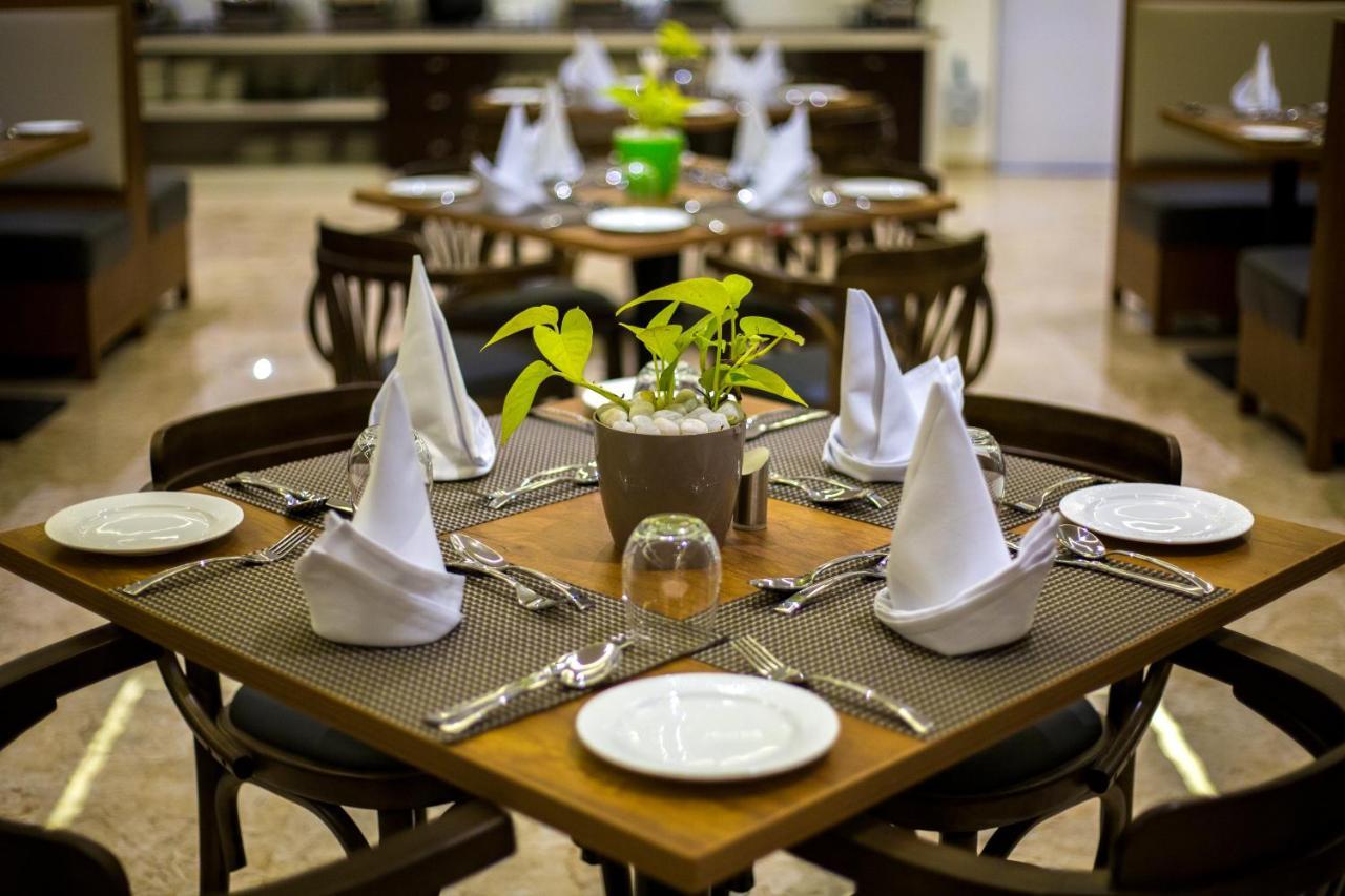 The Fern Residency Vijayapura Hotell Bijāpur Exteriör bild