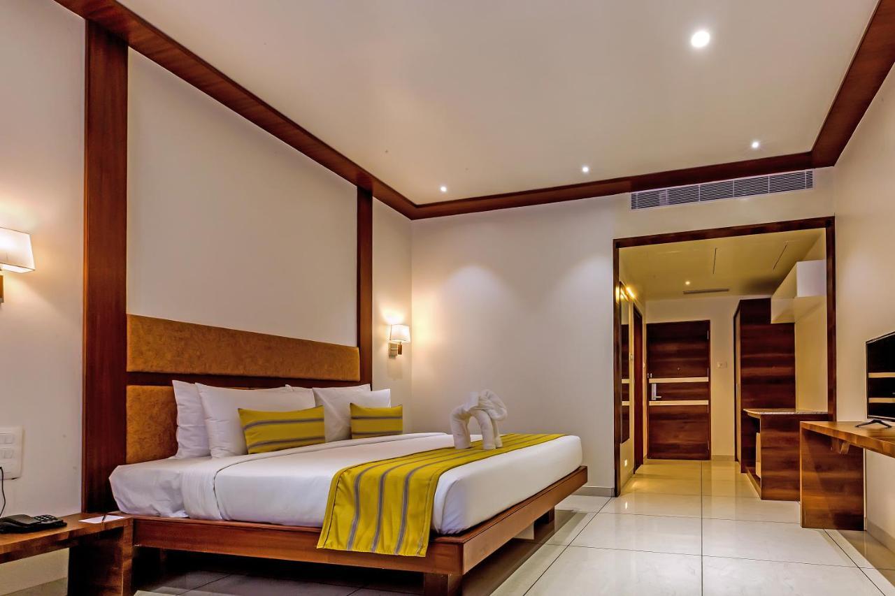 The Fern Residency Vijayapura Hotell Bijāpur Exteriör bild